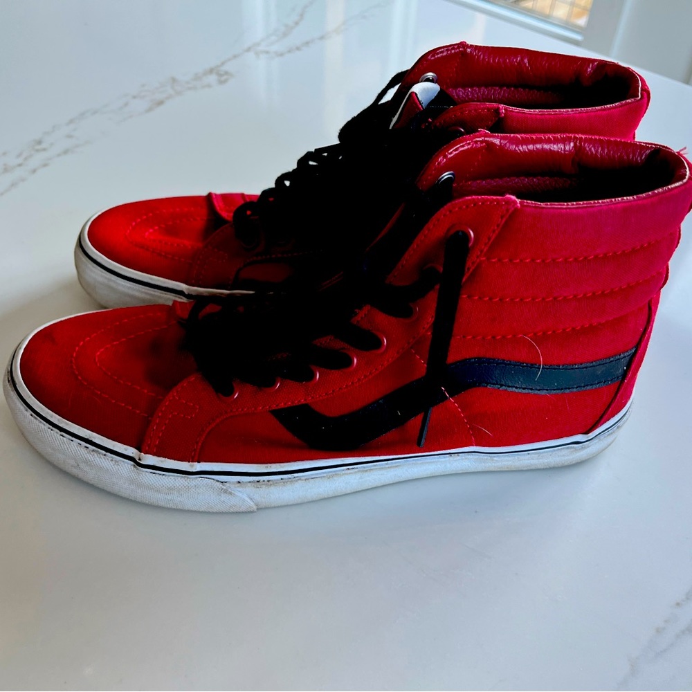 Selling 2 pairs of Vans Men’s Shoes
